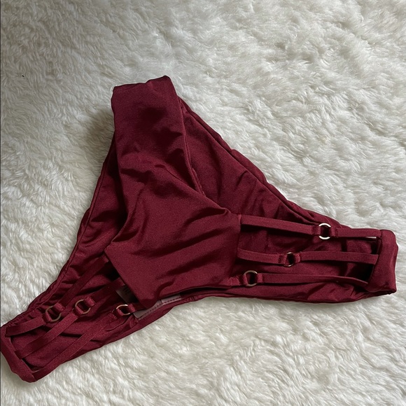 BEACH BUNNY BIKINI mark on scrunch butt - Picture 9 of 11